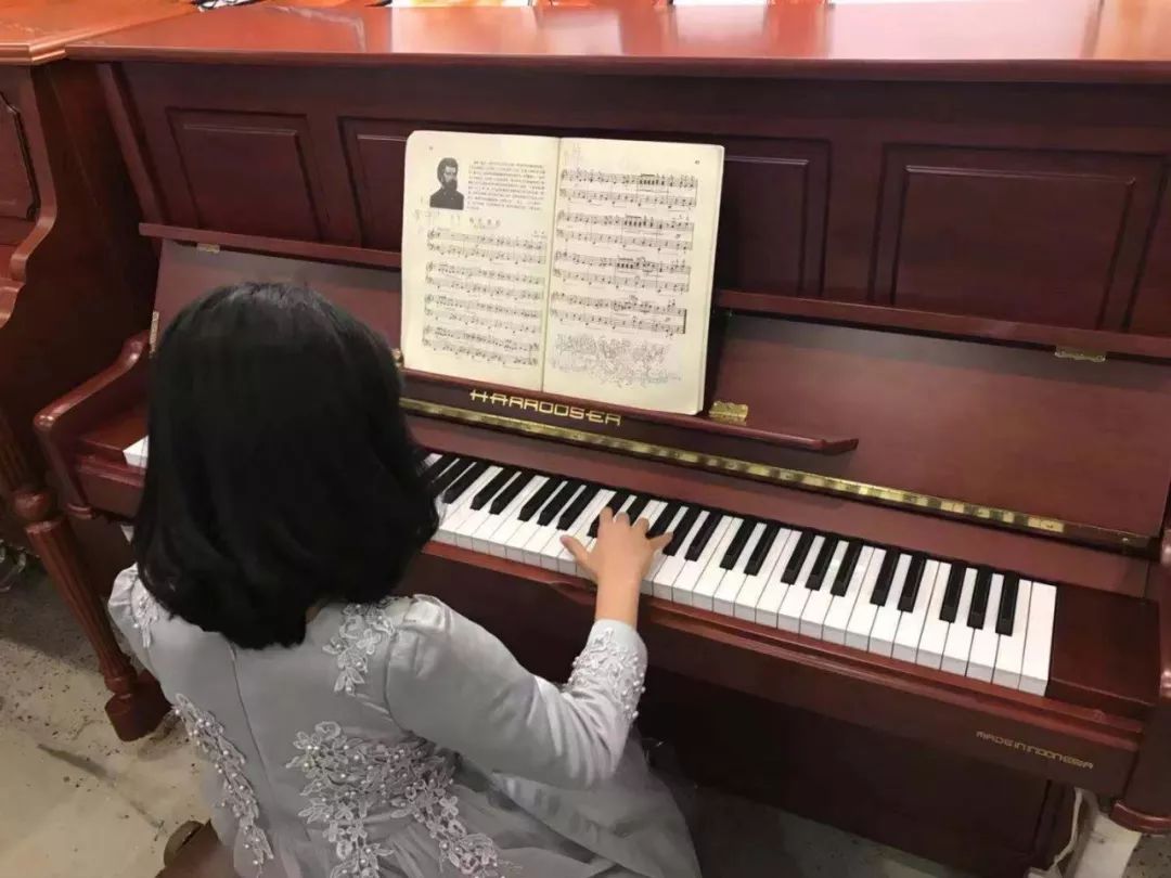 成为钢琴达人只要4个窍门！4 tips to becoming a piano expert!
